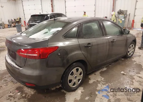 2017 Ford Focus S из США, поврежденный, VIN 1FADP3E29HL323617